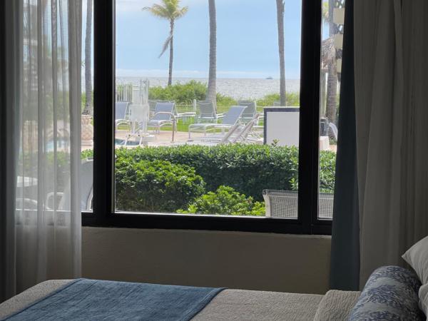 High Noon Beach Resort : photo 1 de la chambre appartement - vue sur mer