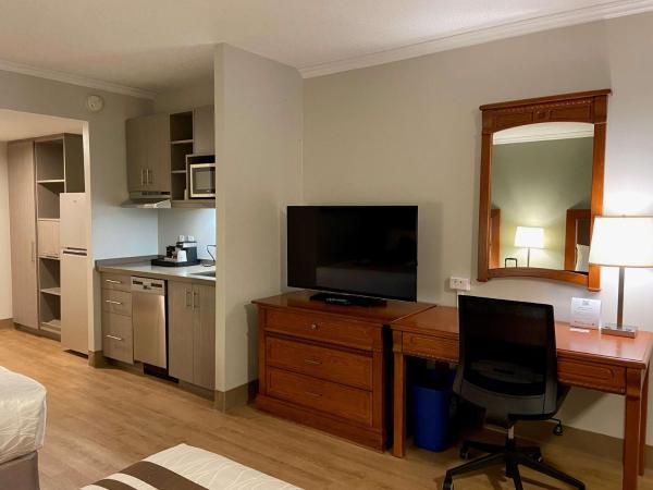 Best Western Plus Ottawa City Centre : photo 1 de la chambre chambre avec 2 lits queen-size et kitchenette - non-fumeurs