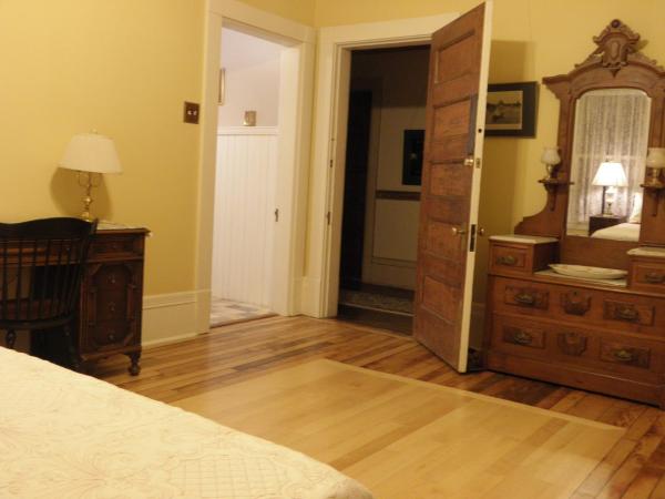 Lehmann House Bed & Breakfast : photo 8 de la chambre chambre lit queen-size deluxe