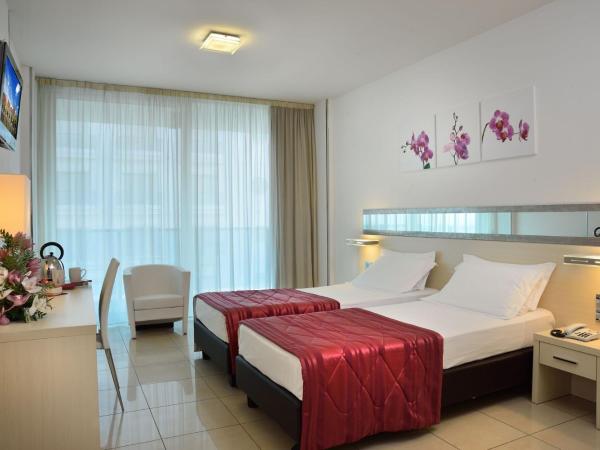 Mercure Hotel Rimini Artis : photo 2 de la chambre chambre lits jumeaux classique avec balcon