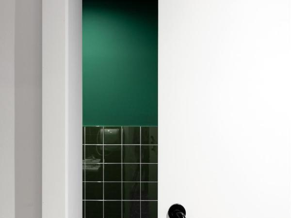 2060 The Newton Hostel : photo 1 de la chambre lit dans dortoir mixte de 8 lits avec salle de bains commune