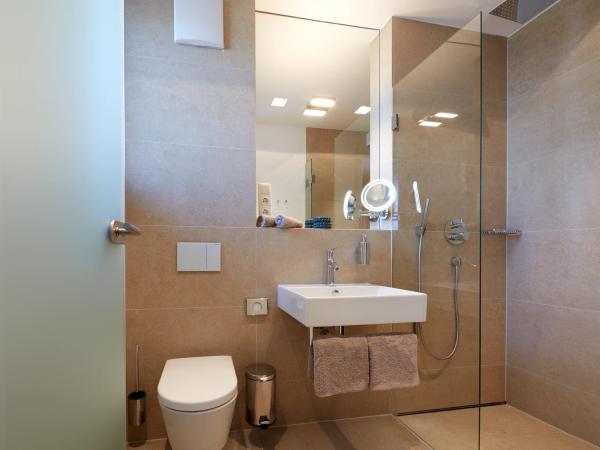 Refugium de Luxe Messe-Deutz : photo 7 de la chambre chambre double deluxe avec balcon