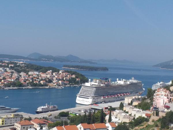 Pansion Panorama Dubrovnik : photo 2 de la chambre chambre double avec balcon - vue sur mer