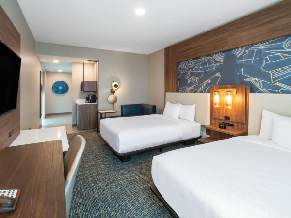 La Quinta Inn & Suites by Wyndham Nashville Downtown Stadium : photo 5 de la chambre chambre 2 lits queen-size - non-fumeurs