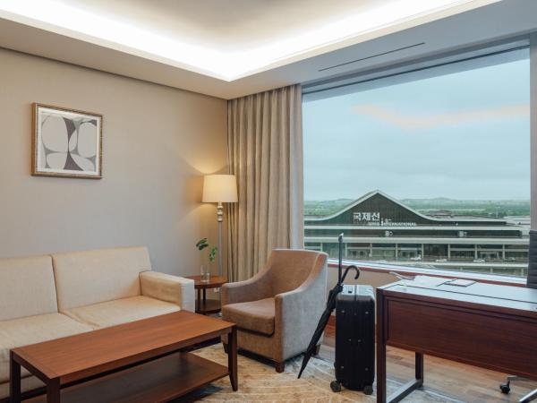 LOTTE City Hotel Gimpo Airport : photo 3 de la chambre suite double supérieure - vue sur aéroport