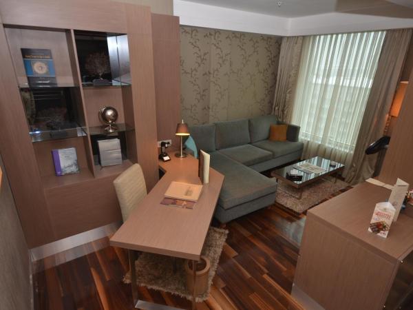 Avantgarde Hotel Levent : photo 2 de la chambre suite résidentielle avec bain à remous et hammam - accès gratuit au spa