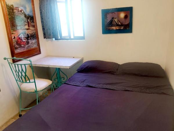 The Roof Backpackers : photo 5 de la chambre chambre double avec salle de bains commune