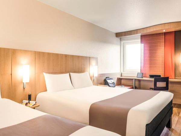 ibis Strasbourg Centre Petite France : photo 1 de la chambre chambre triple standard