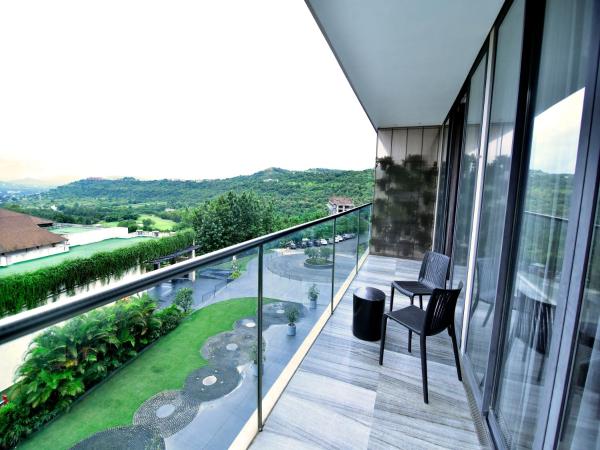 Oxford Golf Resort : photo 9 de la chambre hill view suite with balcony at residences