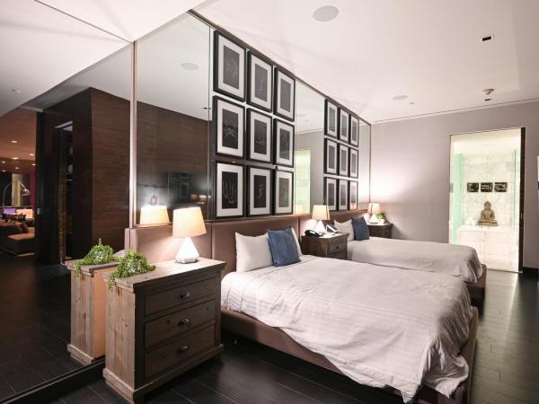 StripViewSuites Penthouse : photo 3 de la chambre vegas entertainment two bedroom penthouse with strip view balcony