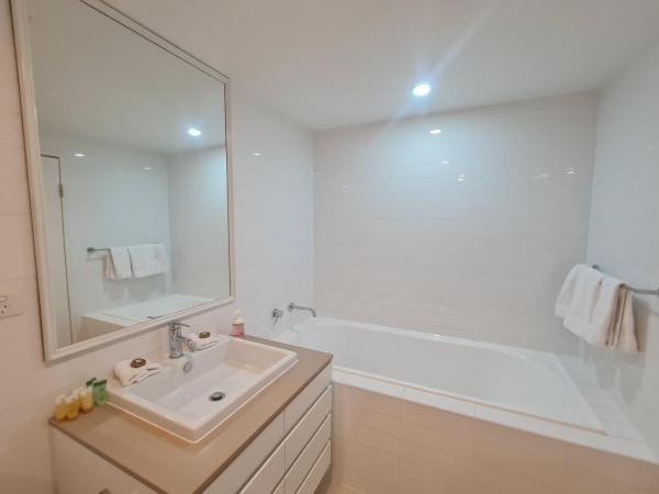 Link Portside Wharf Apartment Hotel : photo 9 de la chambre two bedroom two bathroom apartment with park view