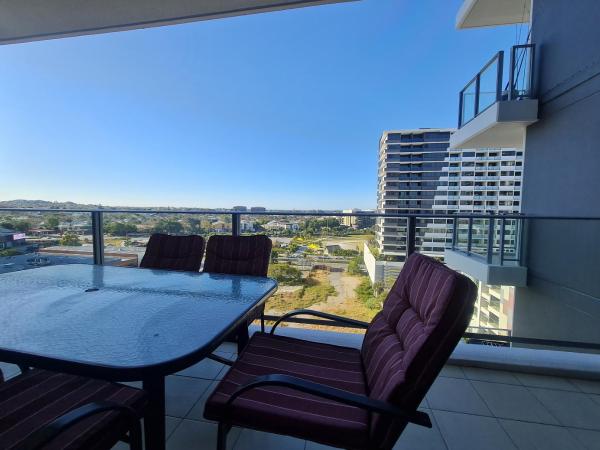 Link Portside Wharf Apartment Hotel : photo 2 de la chambre two bedroom two bathroom apartment with park view