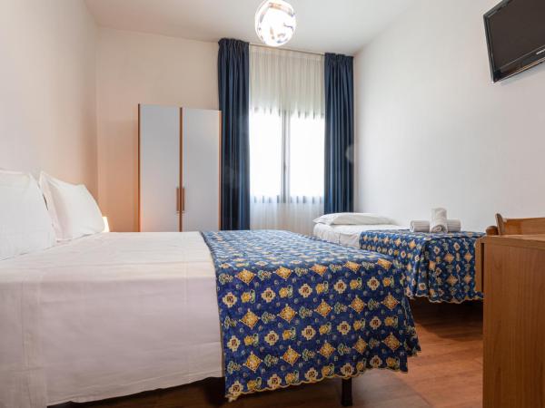 Hotel Diana : photo 4 de la chambre chambre triple