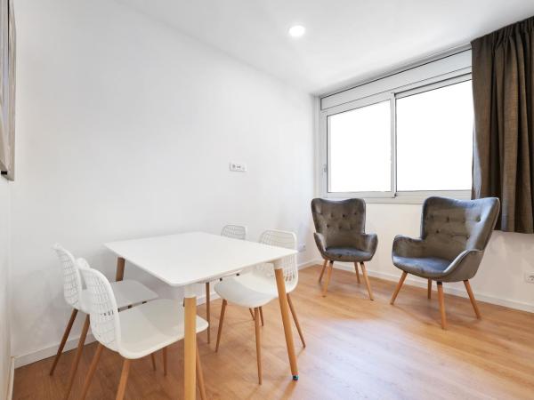 Aparthotel Augusta : photo 10 de la chambre chambre double ou lits jumeaux