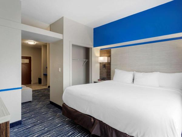 Comfort Inn & Suites : photo 3 de la chambre suite lit king-size - non-fumeurs