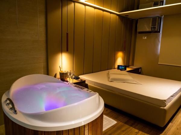Love Time Hotel (Adult Only) : photo 3 de la chambre suite deluxe avec baignoire spa