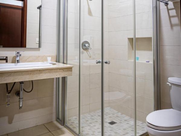 Imperla Hotel : photo 8 de la chambre chambre lit king-size avec balcon