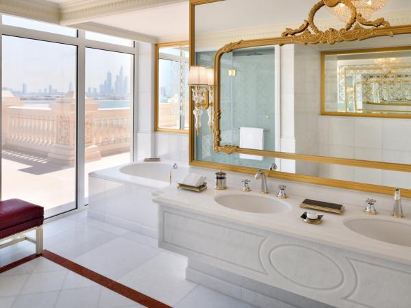 Raffles The Palm : photo 5 de la chambre suite 1 chambre premier avec bain à remous et accès au salon