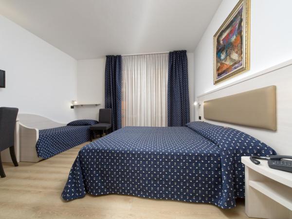 Hotel Giotto : photo 7 de la chambre chambre triple