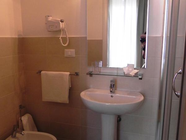 Palazzo Gropallo Rooms : photo 2 de la chambre chambre double avec balcon