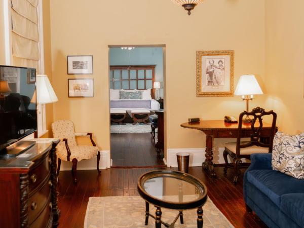 The Marshall House, Historic Inns of Savannah Collection : photo 2 de la chambre suite avec cour