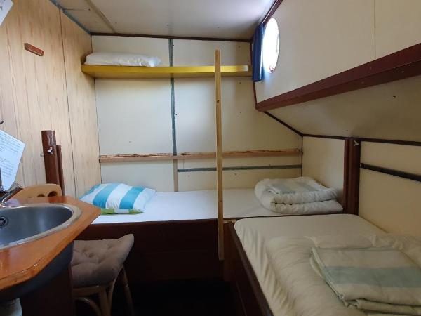 Intersail Hostel - Avontuur : photo 2 de la chambre chambre lits jumeaux standard