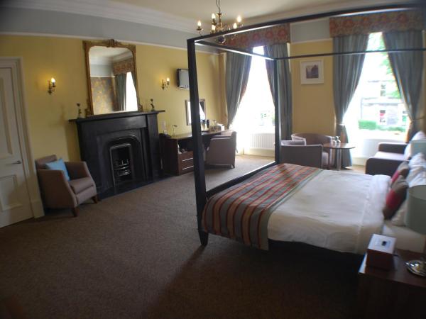 The Salisbury Hotel : photo 2 de la chambre suite avec lit à baldaquin