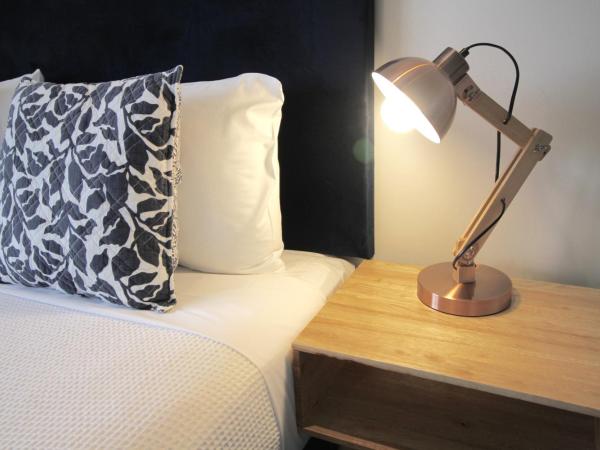 Alpine Lake Motel : photo 9 de la chambre studio avec baignoire spa privée