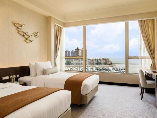 Hong Kong Gold Coast Hotel : photo 2 de la chambre chambre lits jumeaux de luxe - vue sur mer