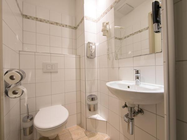 Nu Wave Hotel Berlin - Digital Access 2025 : photo 4 de la chambre chambre simple standard