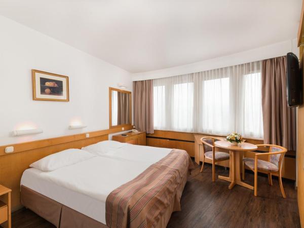 Hotel Budapest : photo 1 de la chambre chambre double Économique