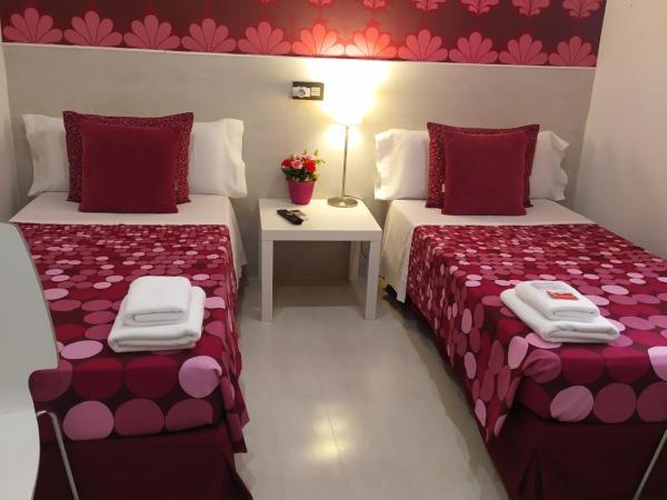 Hostal Inn Madrid : photo 6 de la chambre chambre lits jumeaux