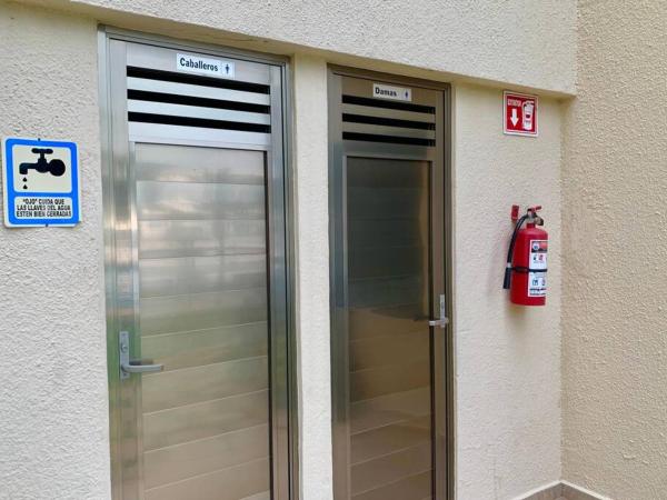 Oceanfront Condo BM By Andiani : photo 5 de la chambre appartement 2 chambres