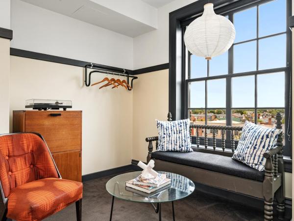 The Maverick by Kasa : photo 2 de la chambre king room - disability access (self check-in with virtual front desk)