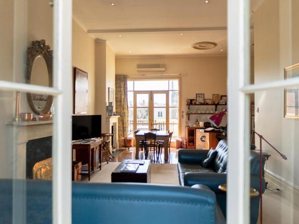 Fire Station Inn : photo 2 de la chambre appartement 2 chambres de grand standing - residency