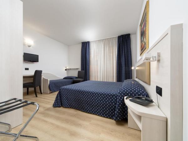 Hotel Giotto : photo 5 de la chambre chambre triple