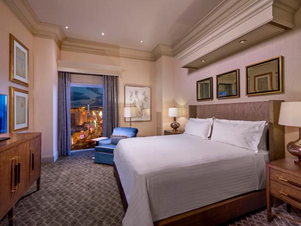 Treasure Island - TI Las Vegas Hotel & Casino, a Radisson Hotel : photo 1 de la chambre chambre queen ou king avec 2 lits queen-size et vue sur strip