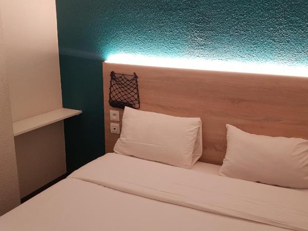 hotelF1 Saint Etienne : photo 6 de la chambre chambre cabrio avec salle de bains privative