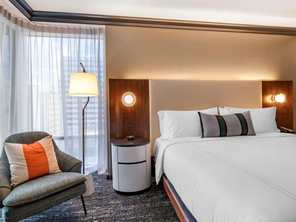 Omni Austin Hotel Downtown : photo 1 de la chambre chambre lit king-size deluxe - accessible aux personnes à mobilité réduite