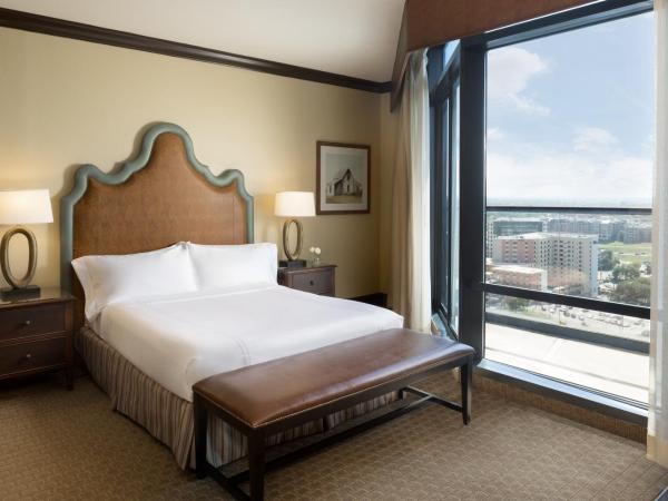 Omni Austin Hotel Downtown : photo 6 de la chambre executive suite 1 queen bed with balcony