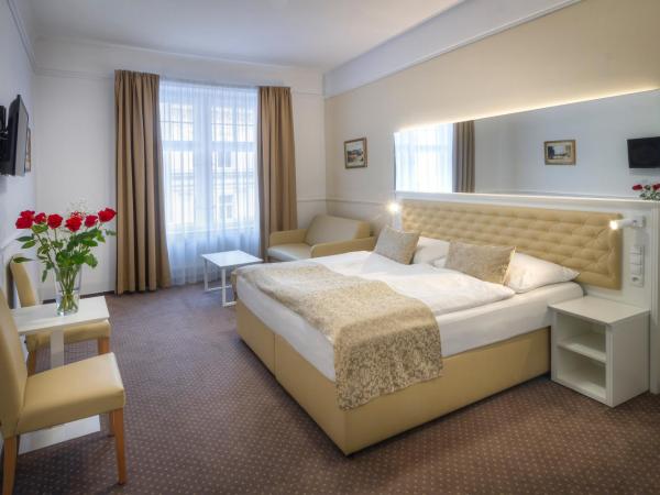 Hotel Taurus : photo 8 de la chambre chambre triple