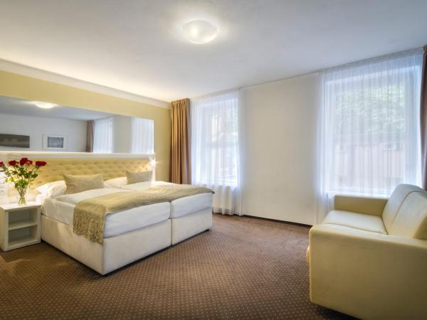 Hotel Taurus : photo 7 de la chambre chambre familiale standard