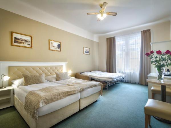 Hotel Taurus : photo 2 de la chambre chambre familiale standard