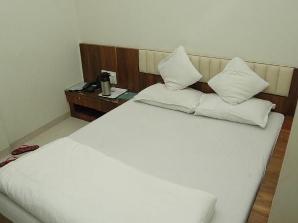 Hotel Causeway, Colaba : photo 6 de la chambre chambre deluxe double ou lits jumeaux