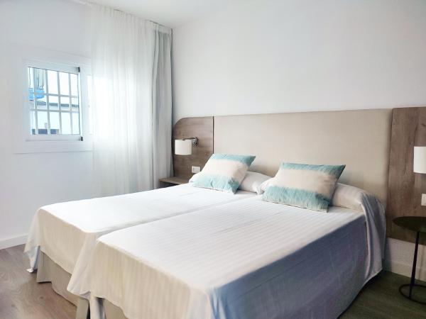 Hotel Flats Friends Mar Blau : photo 1 de la chambre chambre double Économique