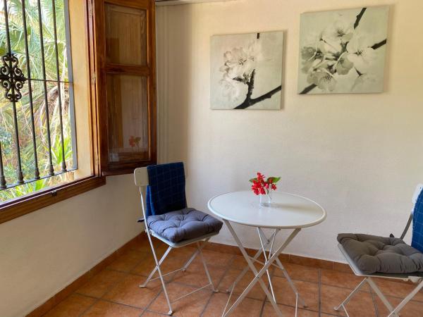 Hostal Moscatel : photo 6 de la chambre chambre lit king-size supérieure