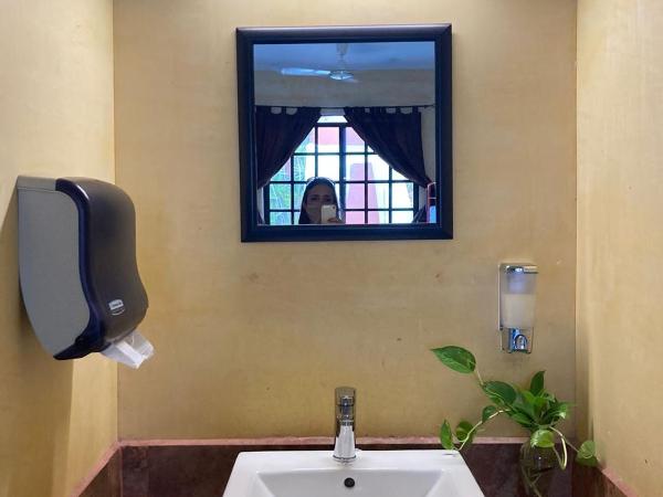 Hostal La Ermita : photo 7 de la chambre chambre double avec salle de bains privative