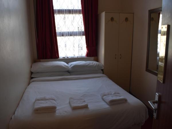 Lyndhurst Hotel : photo 8 de la chambre chambre double avec salle de bains privative