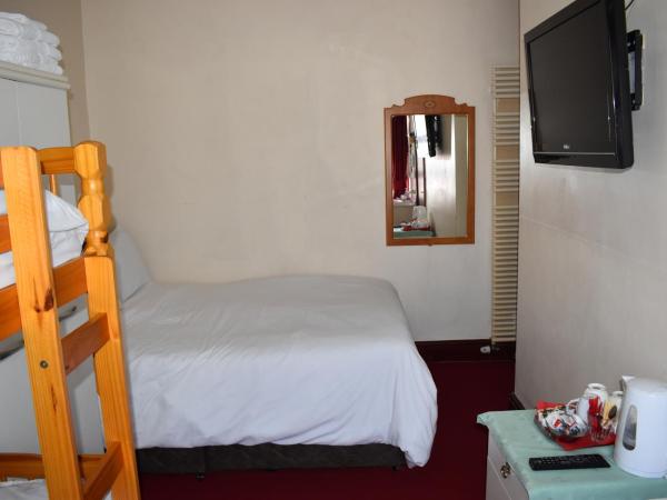 Lyndhurst Hotel : photo 2 de la chambre chambre double avec salle de bains privative