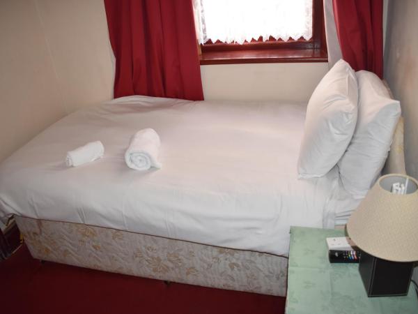 Lyndhurst Hotel : photo 8 de la chambre chambre simple avec salle de bains privative